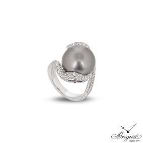 Breguet White Gold Pearl & Diamond Ring